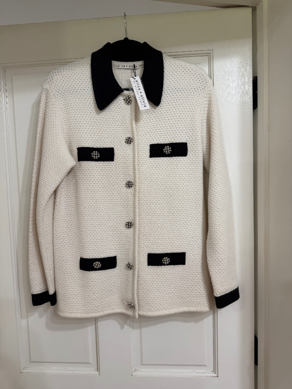 New with Tags $560 Alice+Olivia Off White/Bl Knit Jacket/Sweater/Caridgan S/XS